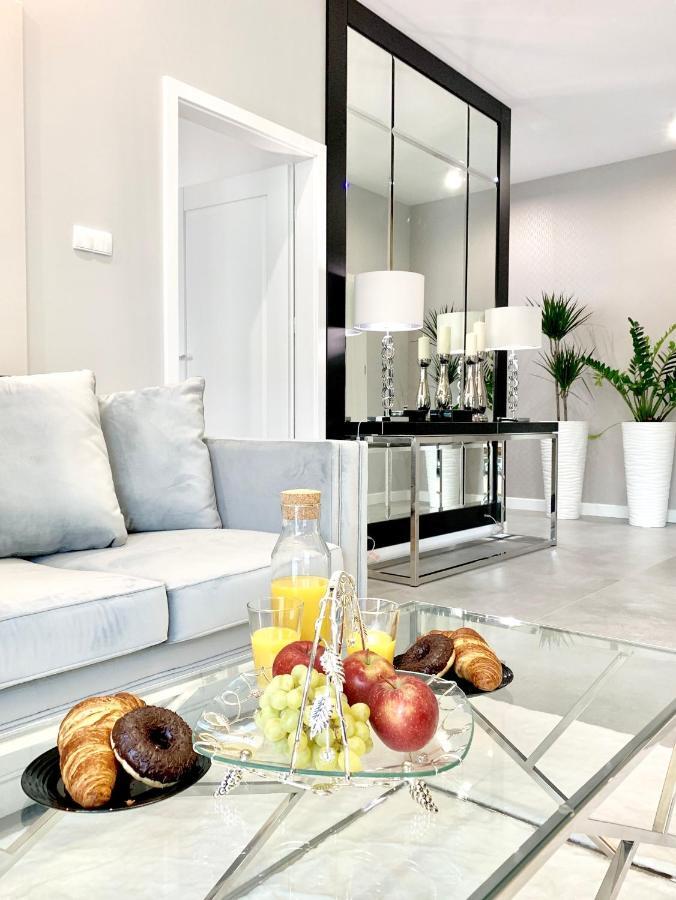 Zlota Luxury Apartments Warszawa Exteriör bild